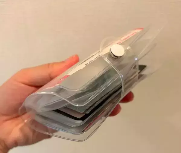 100均『カードホルダー』にカードは入れません！　絆創膏や薬が迷子にならない収納術