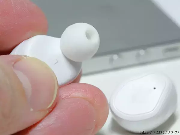 イヤホン、使い過ぎると『耳にカビ』？　医師に聞いた注意点は