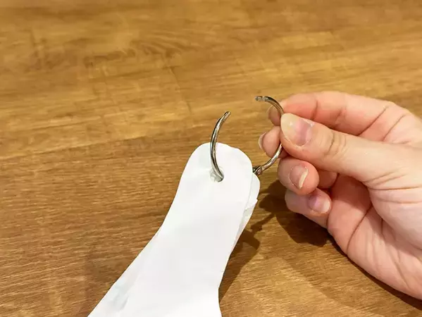 手提げポリ袋に穴を開けると…　取り出しやすさが格段にラクになる裏ワザ