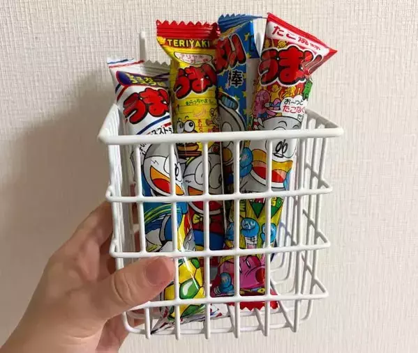 『ワイヤーネットかご』を深さ別に使い分け　お菓子収納に110円アイテムを活用した結果？