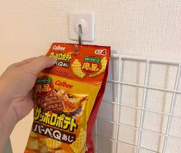 『ワイヤーネットかご』を深さ別に使い分け　お菓子収納に110円アイテムを活用した結果？