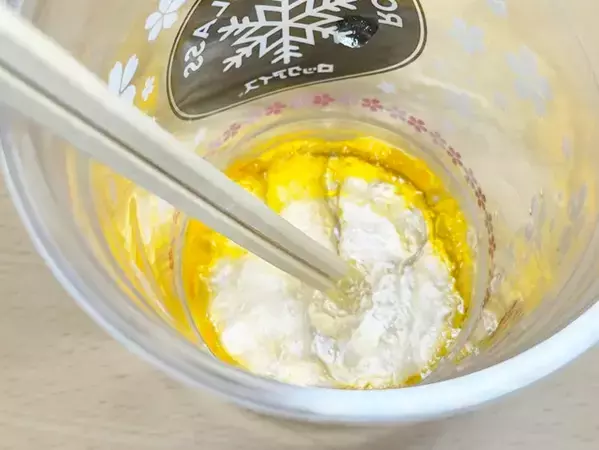 『スタバ』の空きカップ、捨てるのもったいない！　保冷剤で簡単リメイク