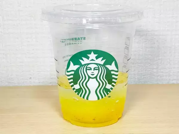 『スタバ』の空きカップ、捨てるのもったいない！　保冷剤で簡単リメイク