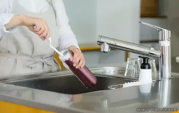 毎日使う水筒、ちゃんと洗えてる？　象印が教える「内部を傷つけるNG行動」3選