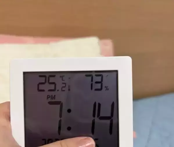 「枕元に置いて2時間」　『凍らせたペットボトル』の効果に「試して感動した」
