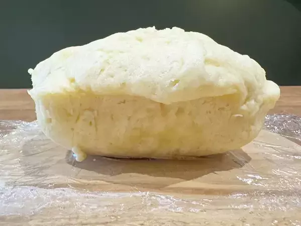 豆腐1丁に『ホットケーキミックス1袋』を混ぜるだけで…　レンチン4分後の完成品がこちら