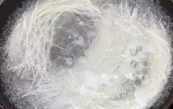そうめんは『火を止めて放置』が正解？　食べ比べたら「違いがはっきり分かった」