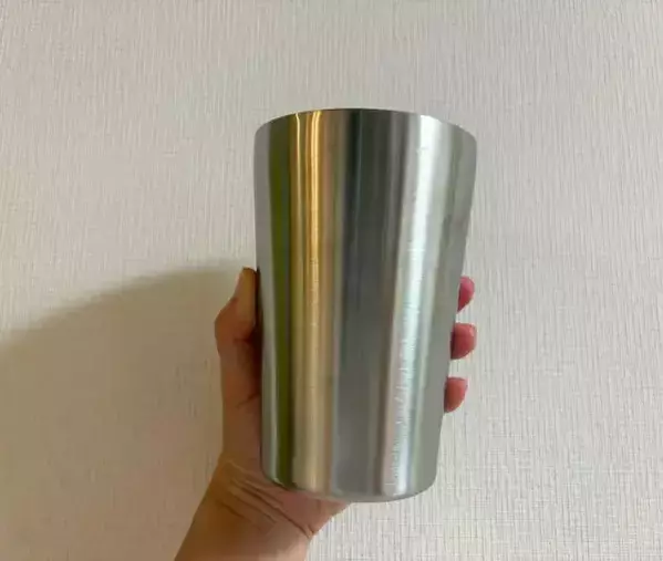 コンビニコーヒーをそのまま入れると？　ダイソー『タンブラー』の実力に「何個も欲しい！」