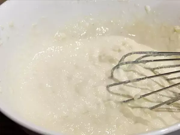 豆腐に『大さじ3杯』の片栗粉を入れただけで？　餅を超える“もっちもち”に驚き！