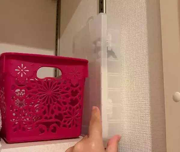 ごちゃつく救急箱、100均ケースに入れ替えたら？　隙間に立てて置ける収納術がこちら