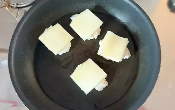 潰した豆腐に「大さじ2杯」混ぜてみて！　子供が喜ぶ簡単おかずが「驚くほどもちもち」