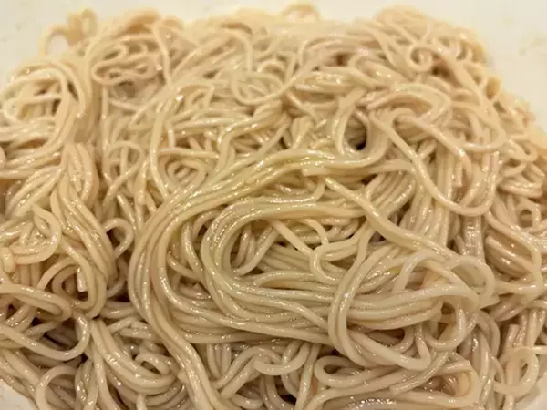 混ぜるだけでウマい『油そば風そうめん』　タレは砂糖、醤油のほかに大さじ1杯の？