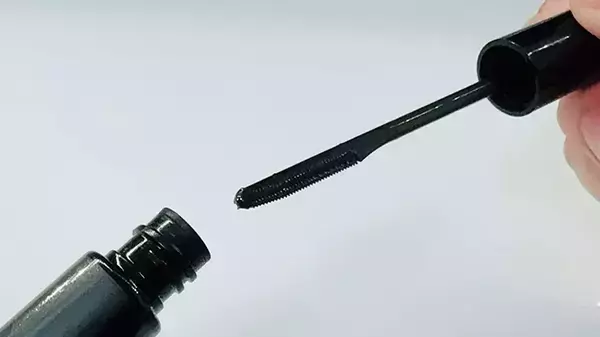 マスカラ、まだ中身があるのにパサパサ…　花王に聞いた『最後まで使い切る方法』とは