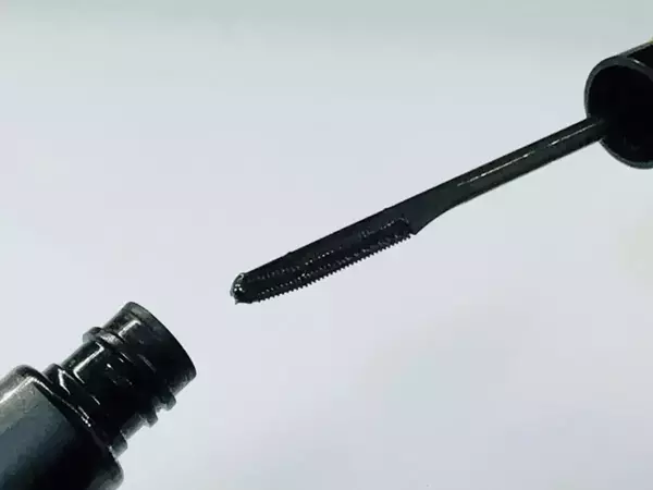 マスカラ、まだ中身があるのにパサパサ…　花王に聞いた『最後まで使い切る方法』とは