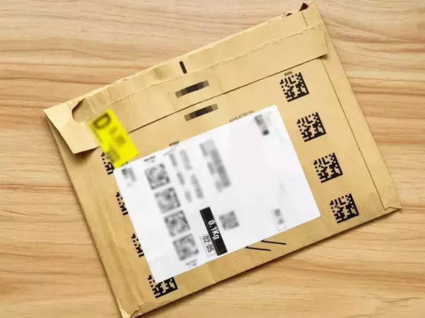 Amazonの『紙製クッション封筒』捨てないで！　ハサミで切ってみると…？
