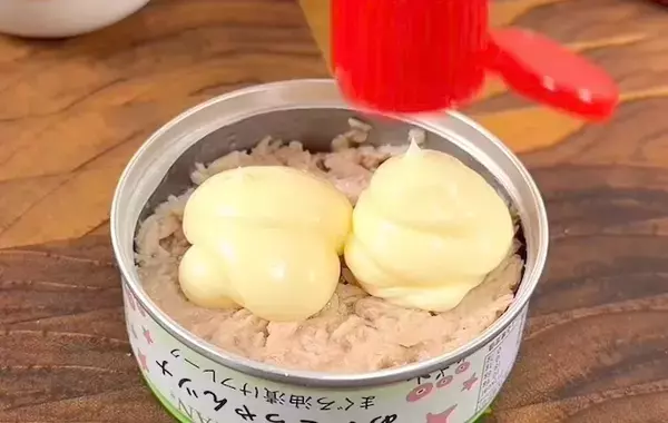 ツナ缶とお茶漬けの素で『混ぜご飯』　意外な組み合わせに「子供が喜ぶ！」