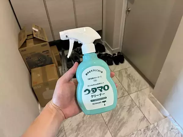ウタマロクリーナーをぬるま湯に10回プッシュ！　玄関がピカピカになる簡単掃除術が、こちら