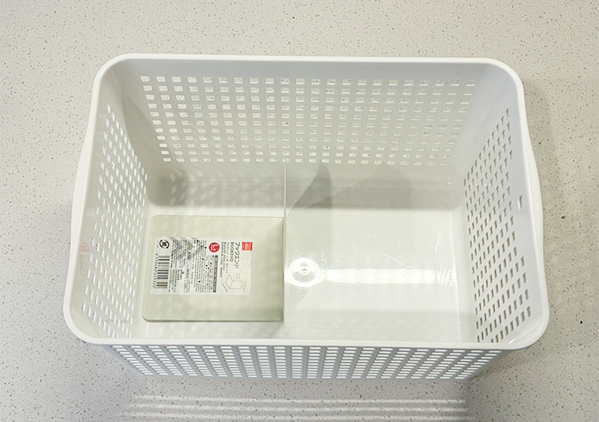 棚の保存容器、かさばってない？　収納アイディアに「スッキリした」「プチストレス解消」
