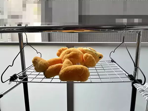 100均アイテム3種で便利な『物干しラック』　1分で試せる簡単DIY術