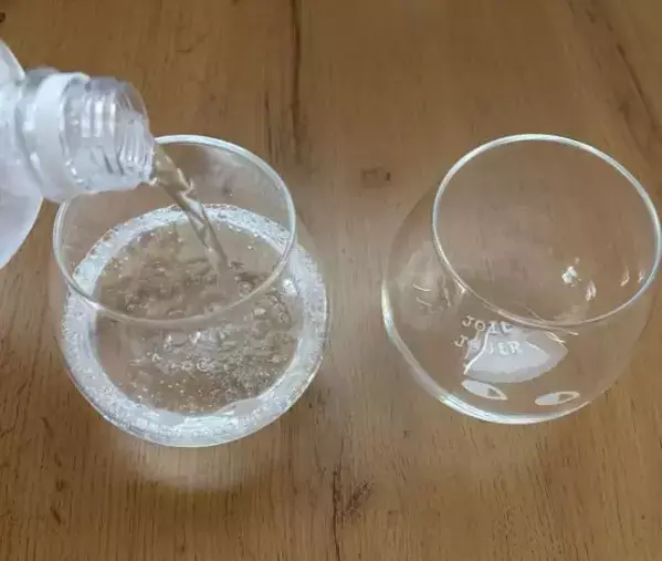 『逆さまにして丸1日』　炭酸飲料の保管方法を変えたら？「試してみてビックリ！」