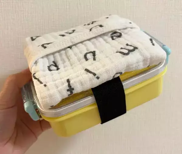 保冷剤で濡れる弁当箱　100均の平ゴムを使った対策が超快適！