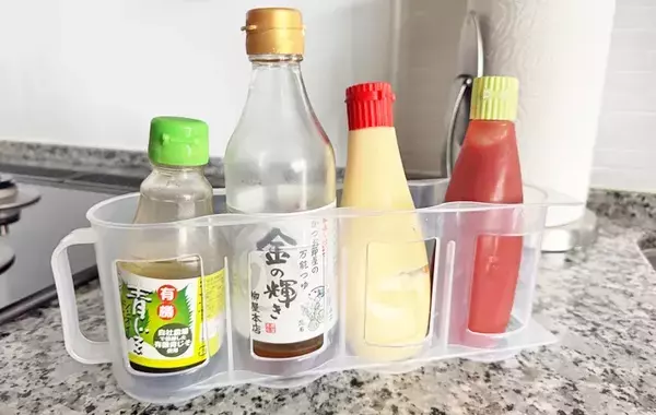 キッチンのごちゃつき解決！　ダイソーが教える『缶ストッカー』の意外な使い道【4選】