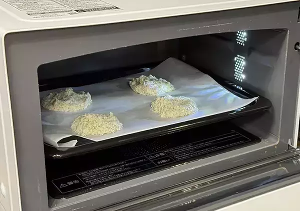 ホットケーキミックスに豆腐を混ぜて…　オーブンで焼いてできたのは？