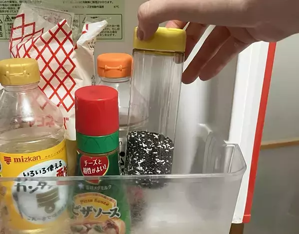 粉チーズの『空容器』が便利！　活用アイディアに「ちょうどいいサイズ感」「使いやすい」