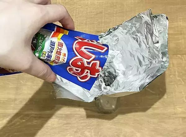 粉チーズの『空容器』が便利！　活用アイディアに「ちょうどいいサイズ感」「使いやすい」