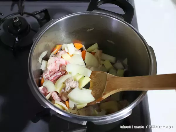 鍋で炒めると、すぐにくっつく原因は？ 　くっ付かないコツはあるのか、パール金属に聞いた