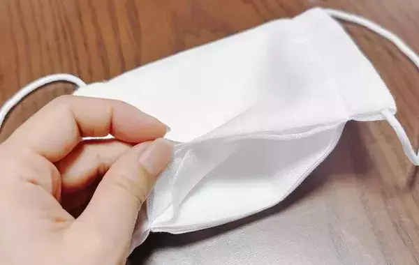 保冷剤は「ガーゼマスク」に入れてみて！　夏に役立つ意外な使い道【子供の暑さ対策】