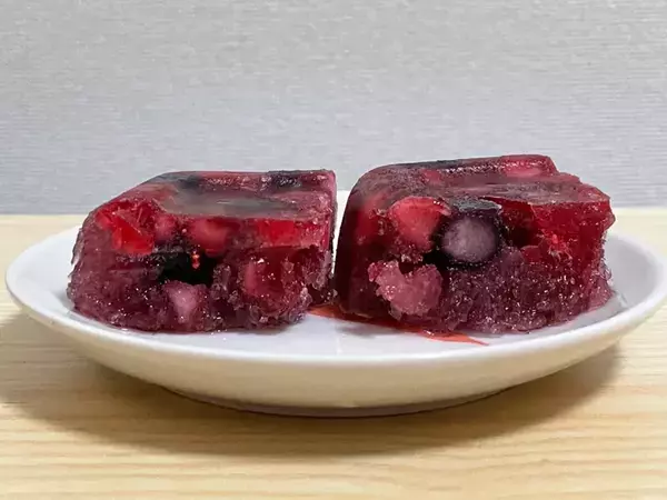 材料は2つだけ！　暑い日に食べたい『ひんやりスイーツ』のレシピに「シャーベットみたい」「すっきりした」