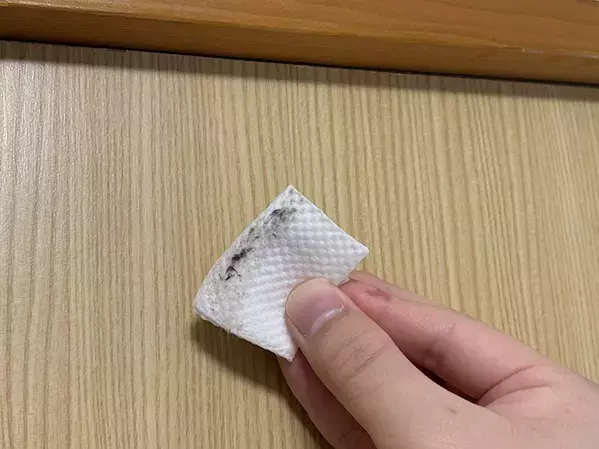 割り箸におしぼりを巻くと…　余りがちなアイテムだけで家中がピカピカになった