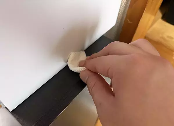 割り箸におしぼりを巻くと…　余りがちなアイテムだけで家中がピカピカになった