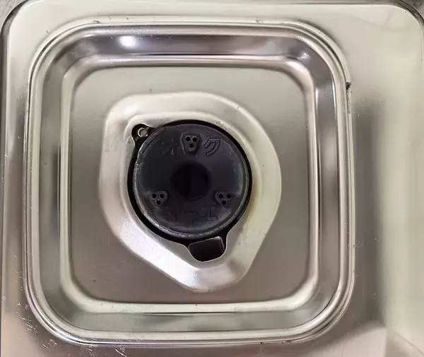 割り箸におしぼりを巻くと…　余りがちなアイテムだけで家中がピカピカになった