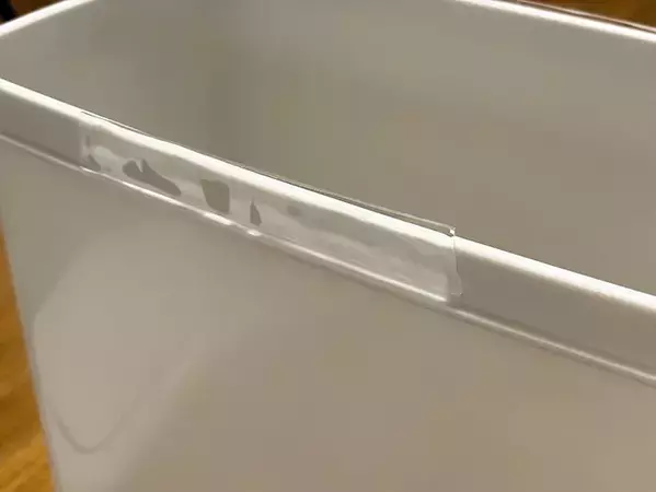 『ゴミ箱の中』につっぱり棒を設置すると…　5分でゴミ袋の交換がラクになるアイディア