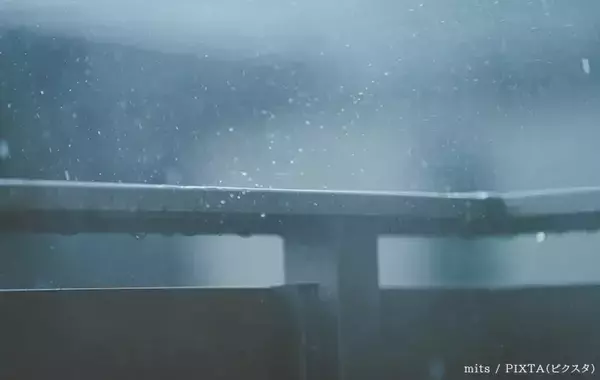 見落としがちな『ベランダの排水口』　掃除のプロに聞いた！詰まりを未然に防ぐ方法