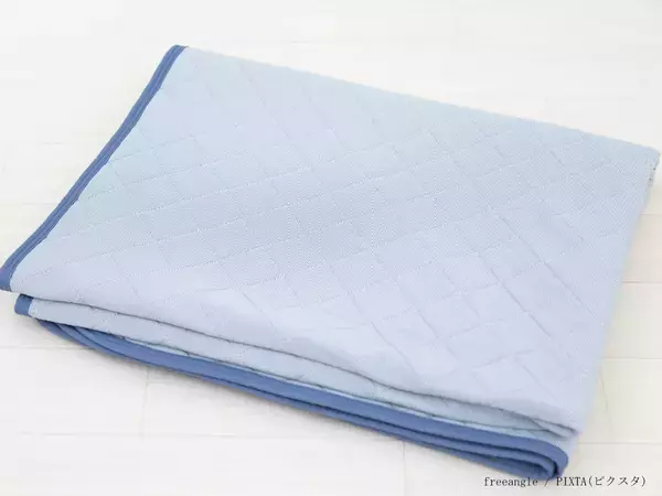 冷感パッドの下、いつもの寝具のままにしてない？　ひんやり感を持続させるコツを、プロが解説