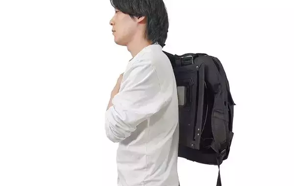 リュックの『蒸れ問題』の解決策が出た！　メーカーが教える夏の通勤対策