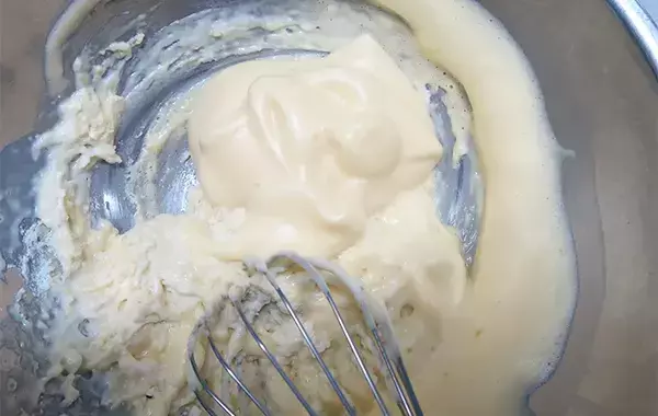 ホットケーキミックス、よく混ぜたほうがふっくらする？　ざっくり混ぜた場合と比べてみた結果