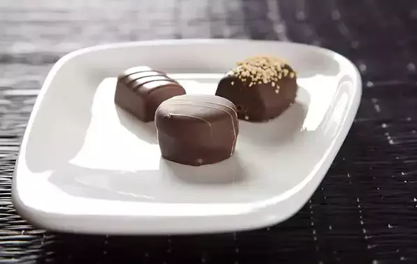白っぽくなったチョコ、捨てるの待って！　ゴディバに聞いた原因は？