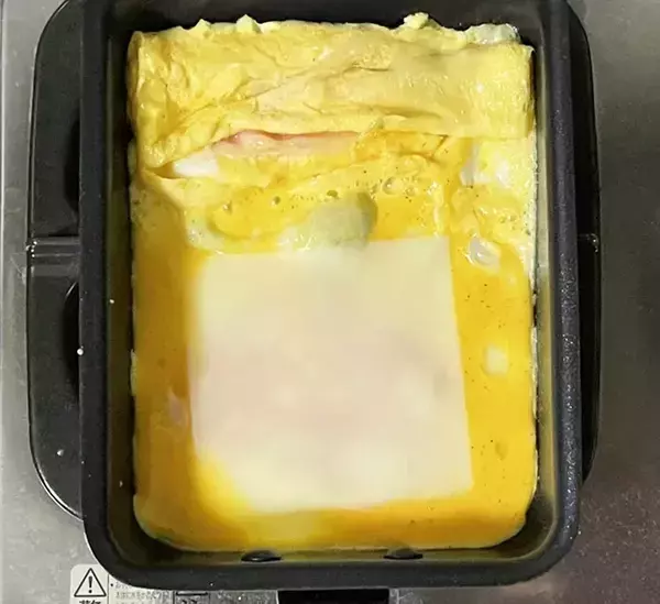 いつもの玉子焼きに飽きたら！　旨味たっぷりの具材2つを巻くだけで「塩気がいい」「断面がきれい」