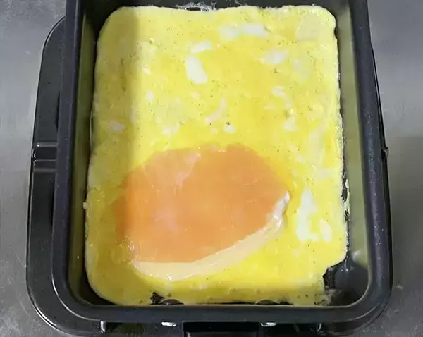 いつもの玉子焼きに飽きたら！　旨味たっぷりの具材2つを巻くだけで「塩気がいい」「断面がきれい」