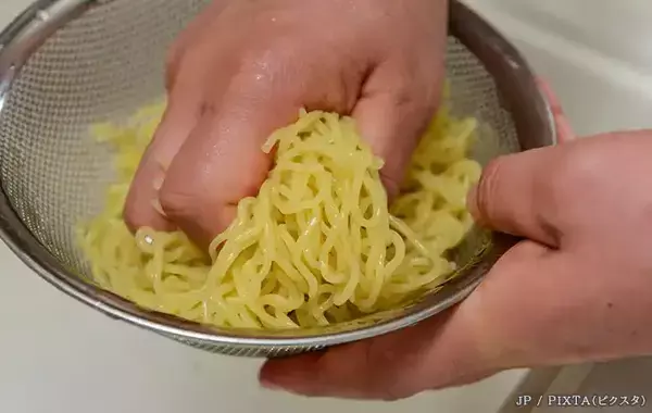 夏に食べたい冷やし中華　麺をツルツルにする『ゆでる前後の一工夫』とは？