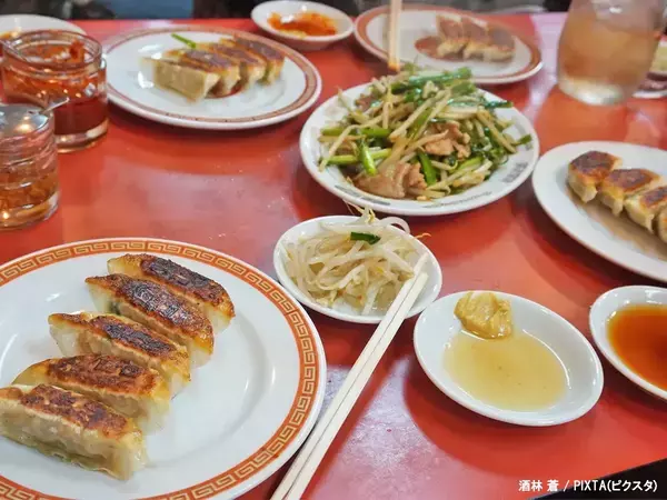 中華料理店のテーブル、なんで『赤』？　実は「ただのデザイン」ではなかった
