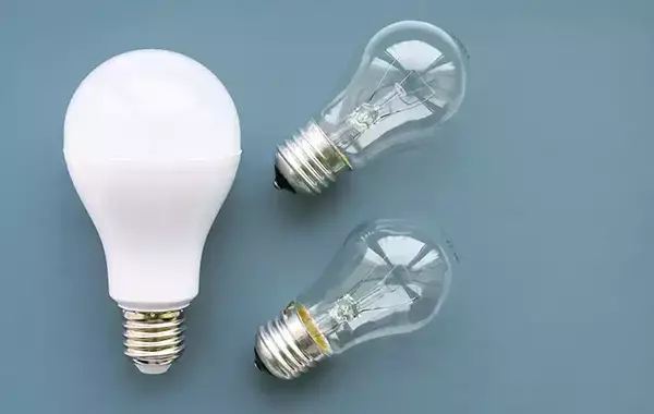 電気代、多く払ってるかも？　電球の負担を増やす『NG行動』は