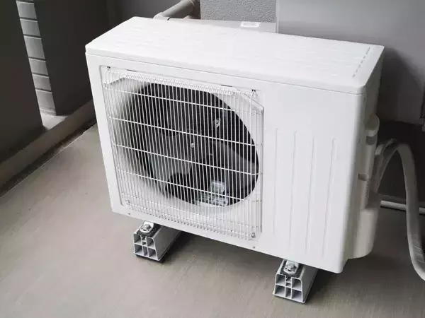 室外機の汚れで『電気代』を無駄にしてるかも？　今すぐできるお手入れ方法とは【家電のお手入れ4選】