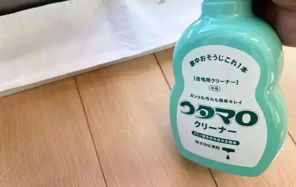 窓のサッシにトイレットペーパーを敷いて…　汚れがあっという間に取れる裏技に「今までで一番ラク」