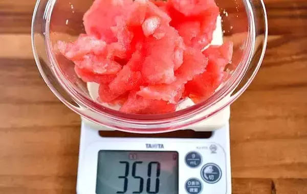 かき氷機いらず！　スイカとジッパー袋で作る『簡単シャーベット』【管理栄養士のレシピ】