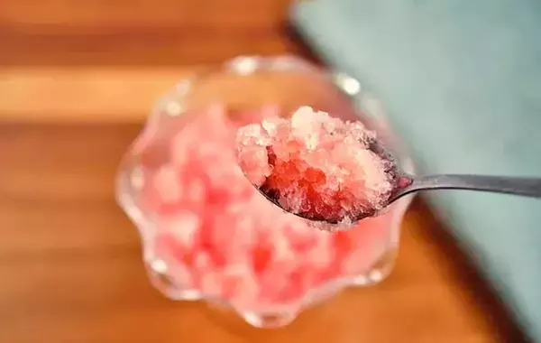 かき氷機いらず！　スイカとジッパー袋で作る『簡単シャーベット』【管理栄養士のレシピ】